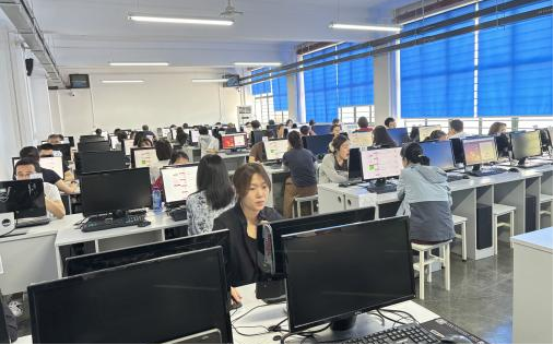 西安工業(yè)大學(xué)數(shù)字化考試服務(wù)中心 以軟件技術(shù)服務(wù)驅(qū)動高效運(yùn)營，贏得名校名企青睞